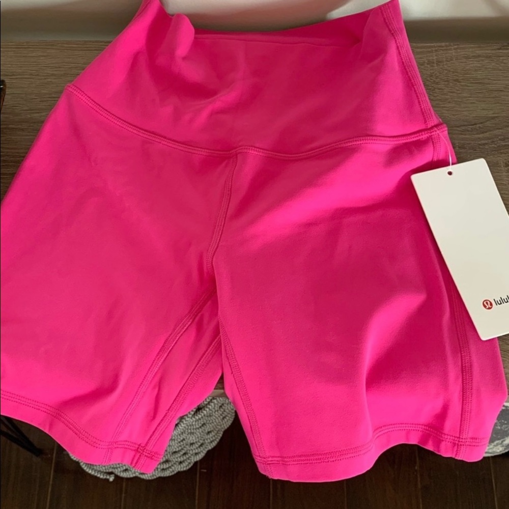 SOLD OUT SONIC PINK ALIGN 6 in SHORTS SIZE 8
